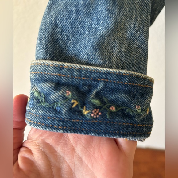 Women’s Vintage Gap Denim Jacket, Size Medium - Picture 5 of 8